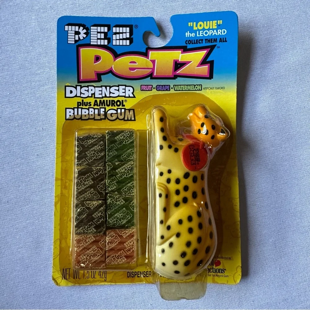 1998 PEZ PETZ “LOUIE” THE LEOPARD DISPENSER PLUS AMURAL BUBBLE GUM